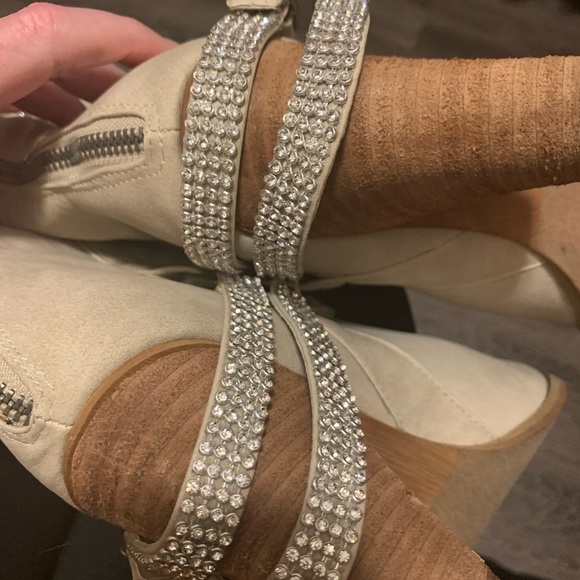 Tan leather rhinestone boots!! - Picture 3 of 7